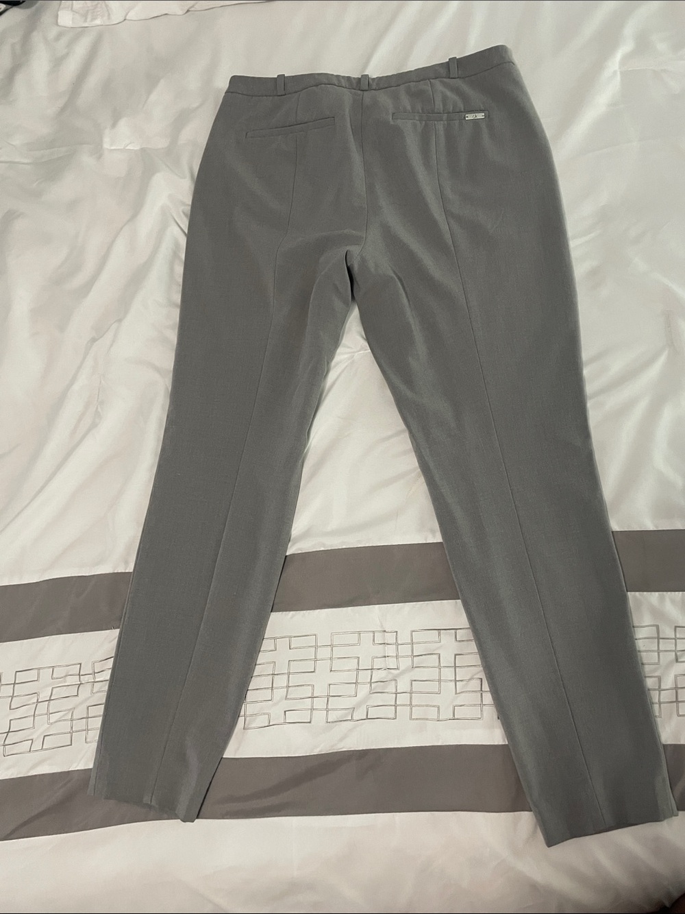 Calvin Klein Women's Gray Slim Touaers - Picture 2 of 6